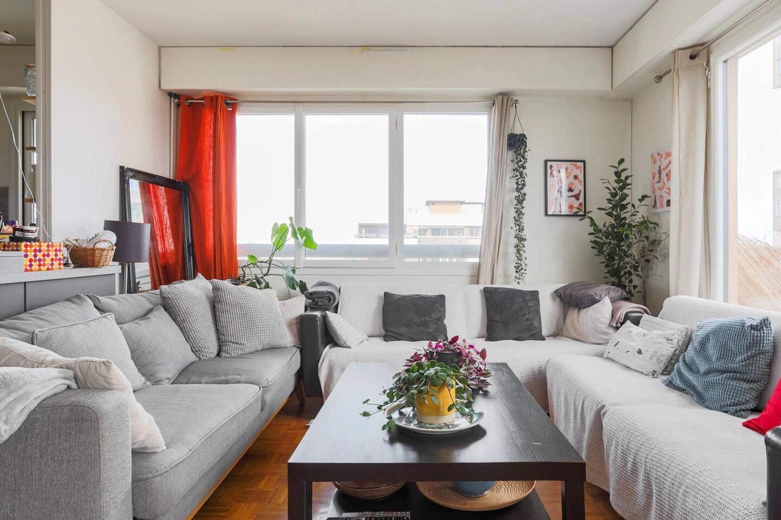 Living room in Bright apartment - 1