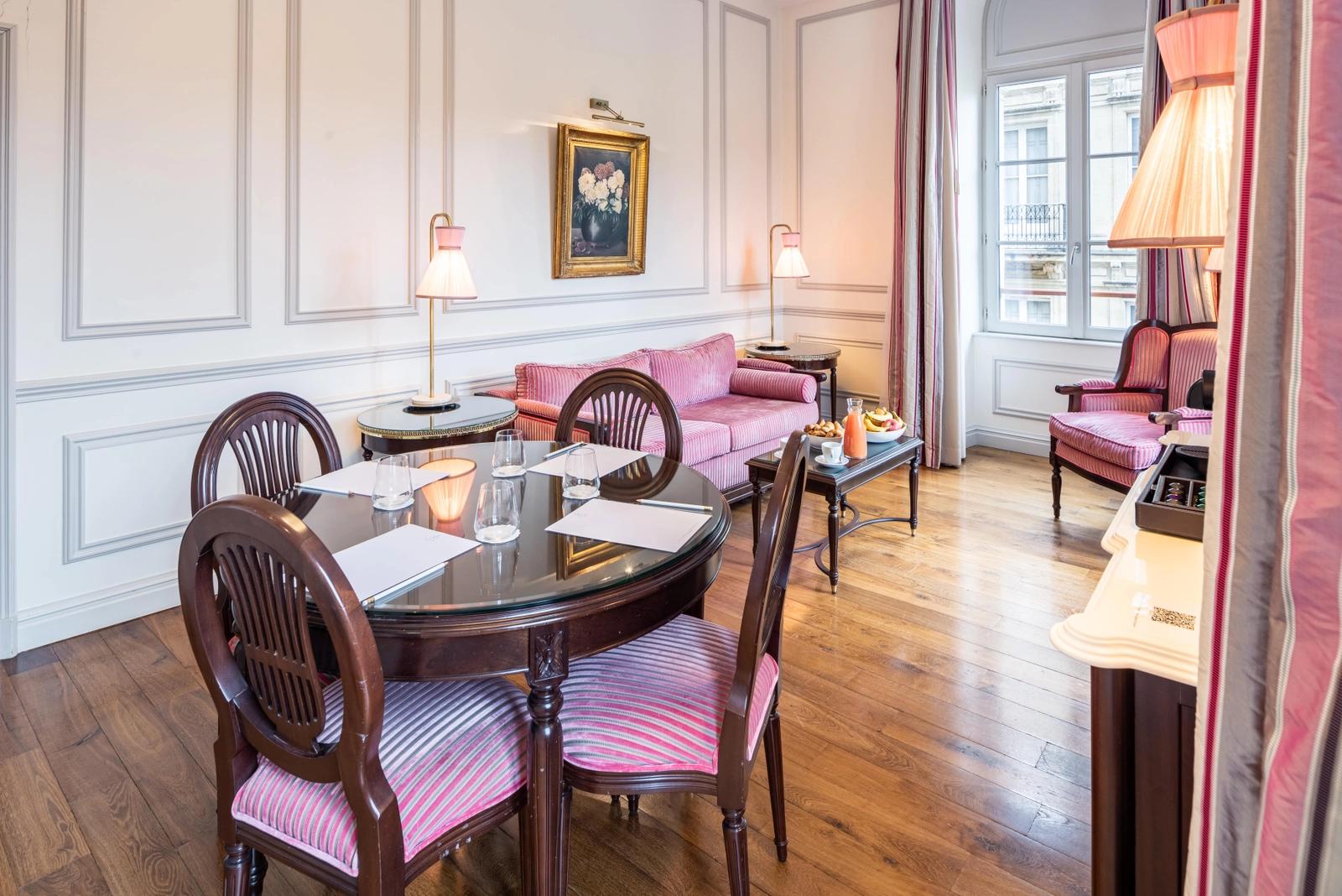 Comedor dentro Suite Marie-Antoinette - 1