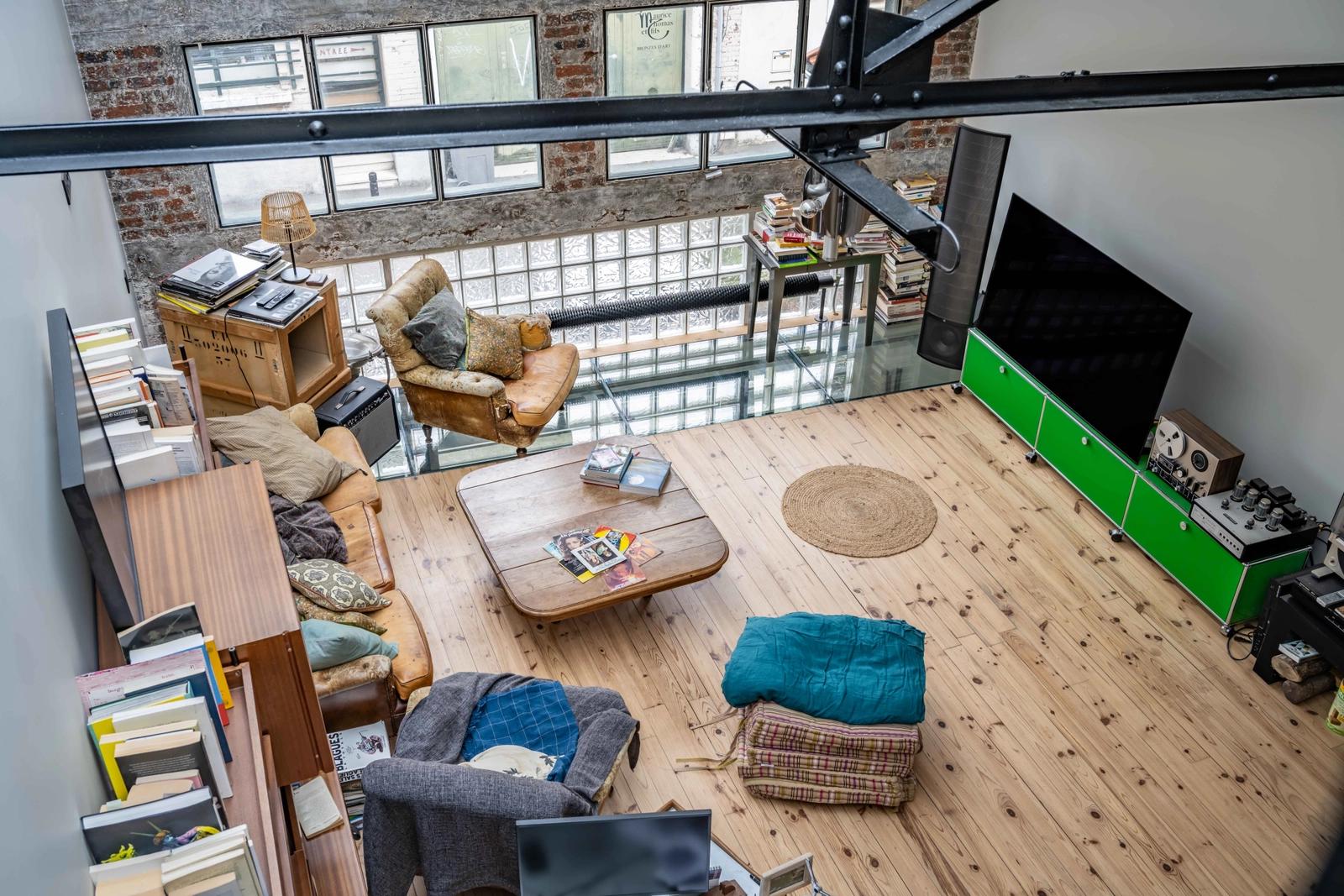 Living room in Loft house in a green setting in Montreuil - 5