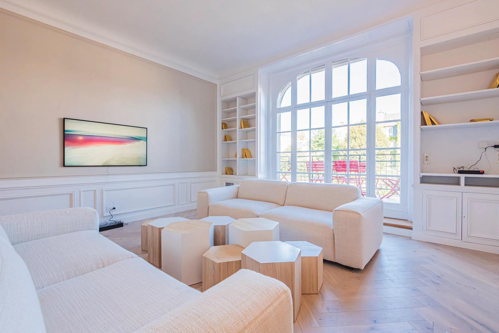 Living room in Prestigious apartment with terrace - 2