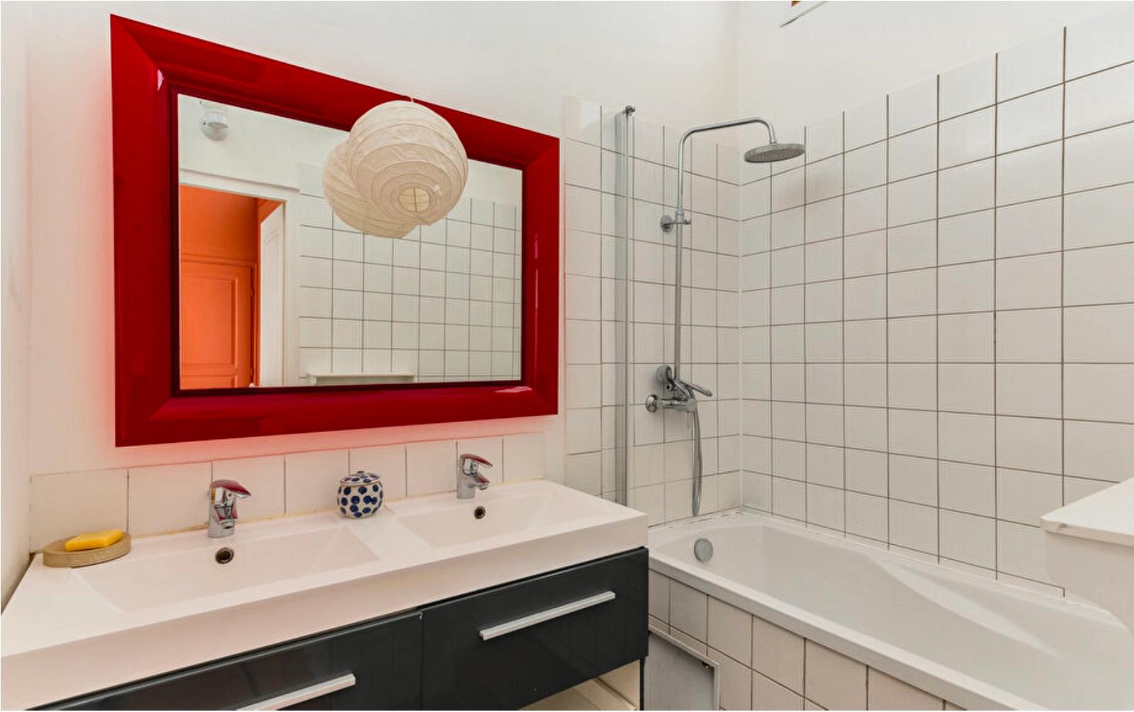 Salle de bain dans La campagne à Paris - décor Zoé de las Cases - 1