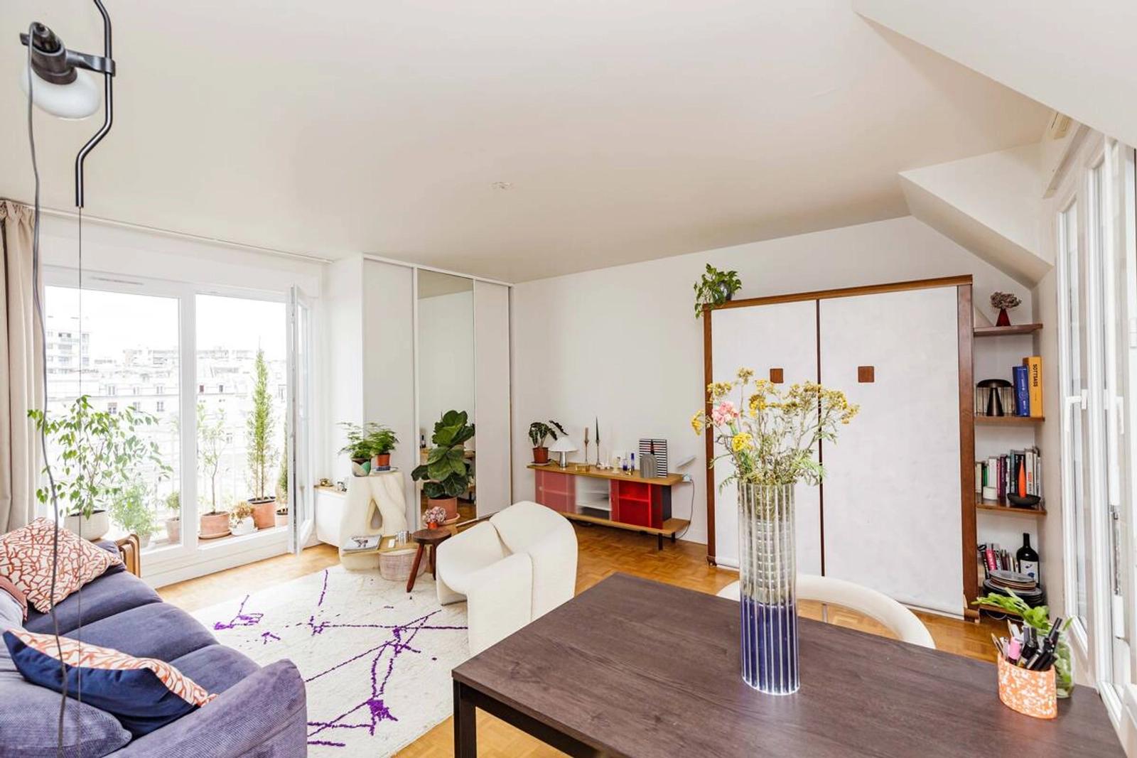 Salon dans Loft Design avec terrasses au coeur de Paris - 0
