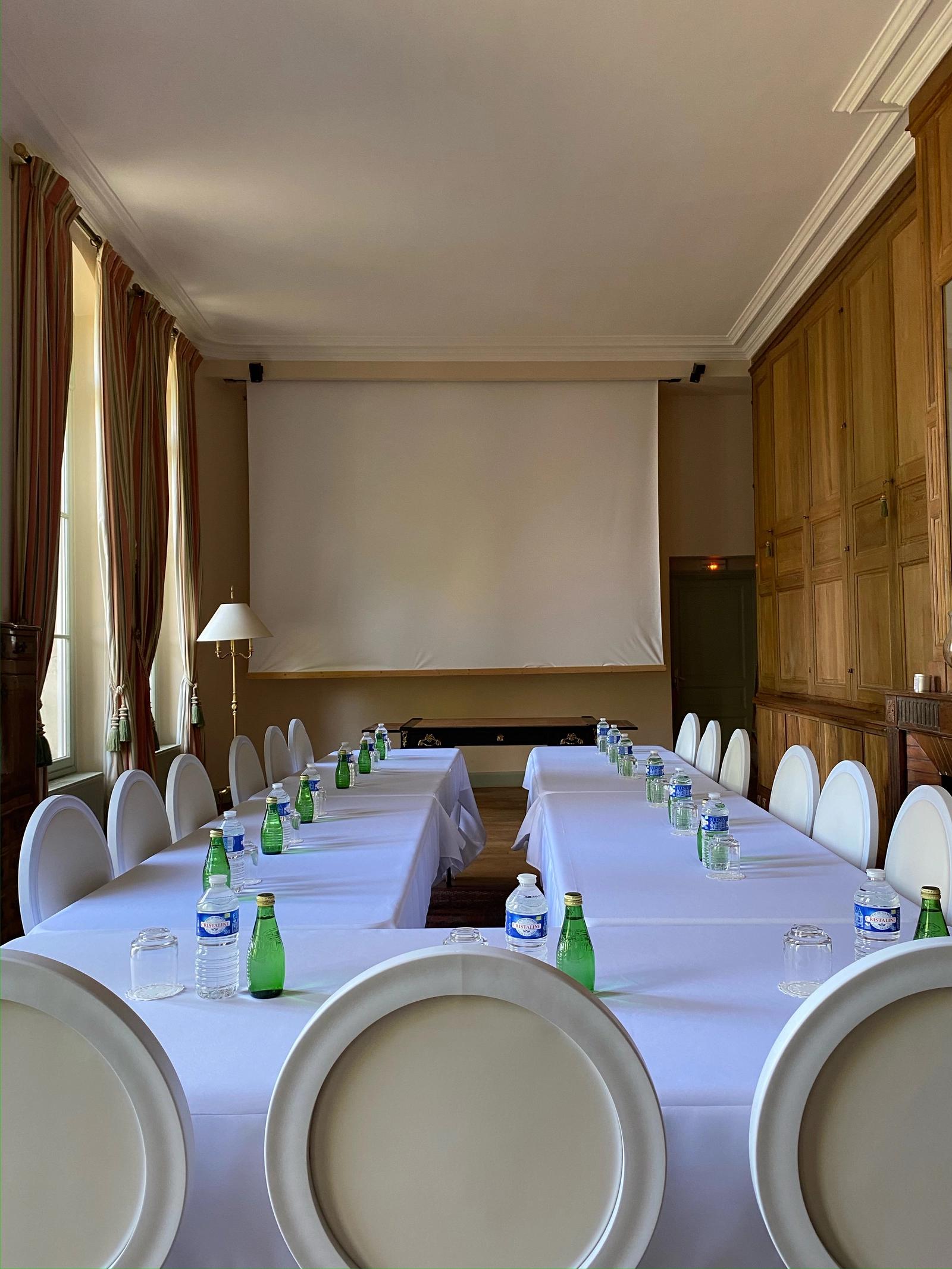 Comedor dentro Comité Ejecutivo - Seminario en el Château - 3