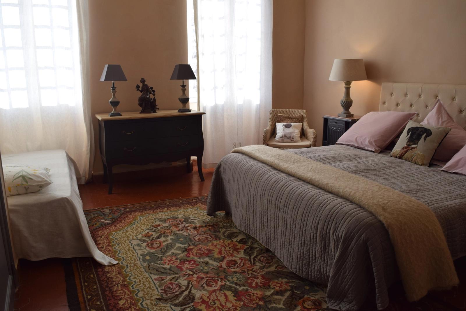 Bedroom in Superb 18th century Mas 15 minutes from Avignon - 4