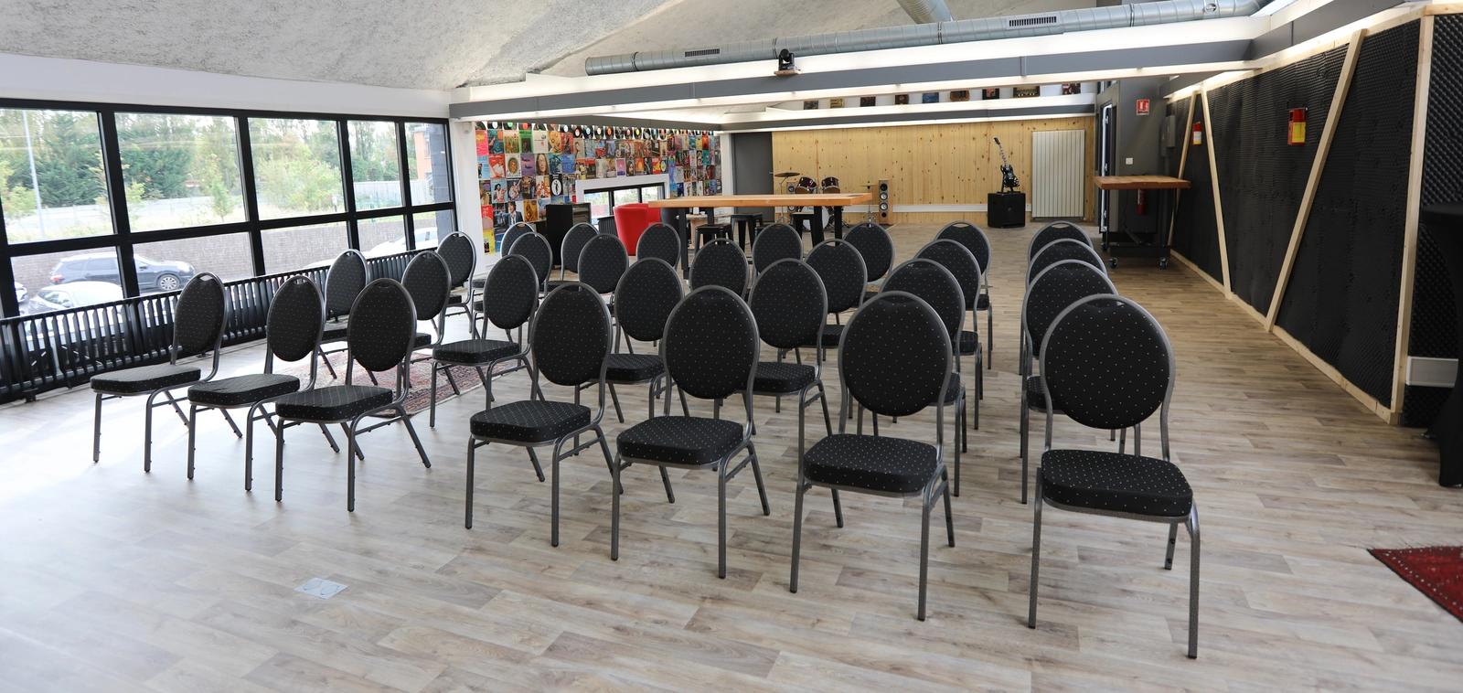 Space L'universal: Large, bright meeting room - 4