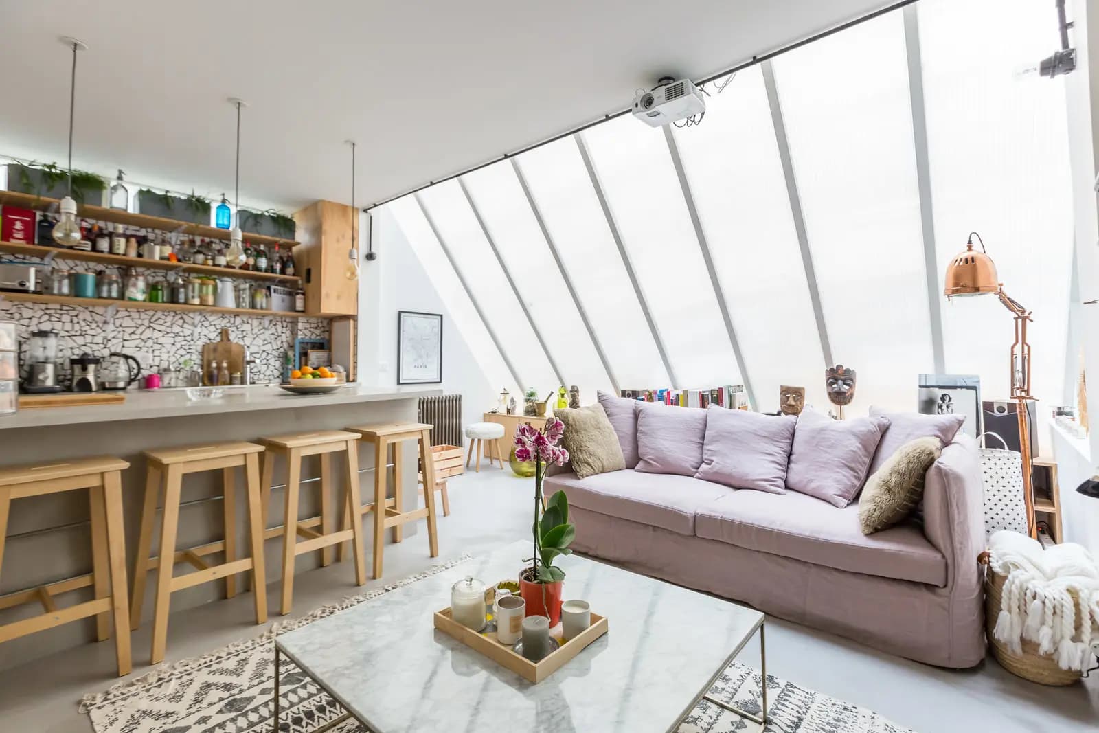 Living room in Loft in the heart of Paris - 5