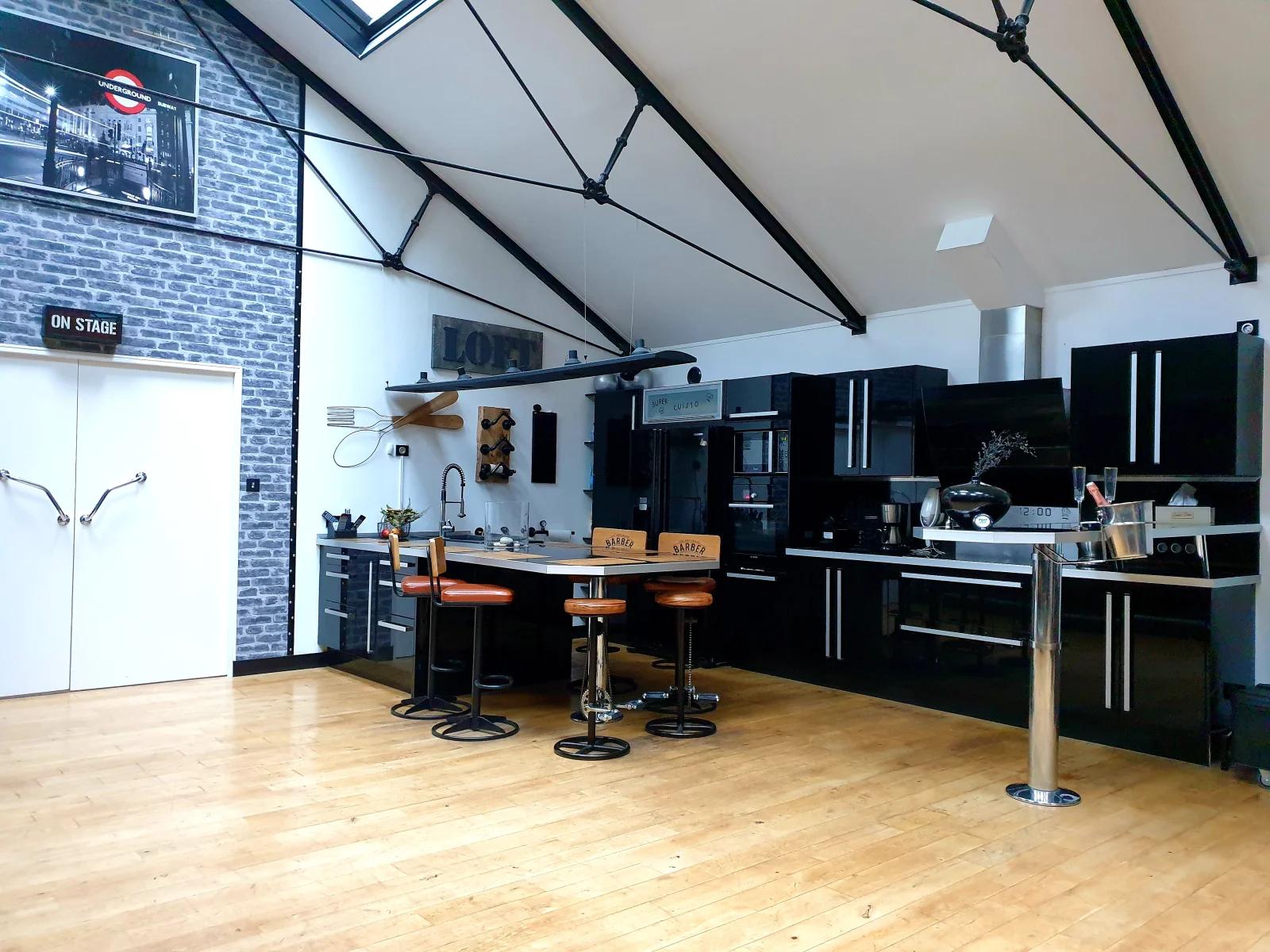 Kitchen in indus loft in the heart of Le Havre - 1