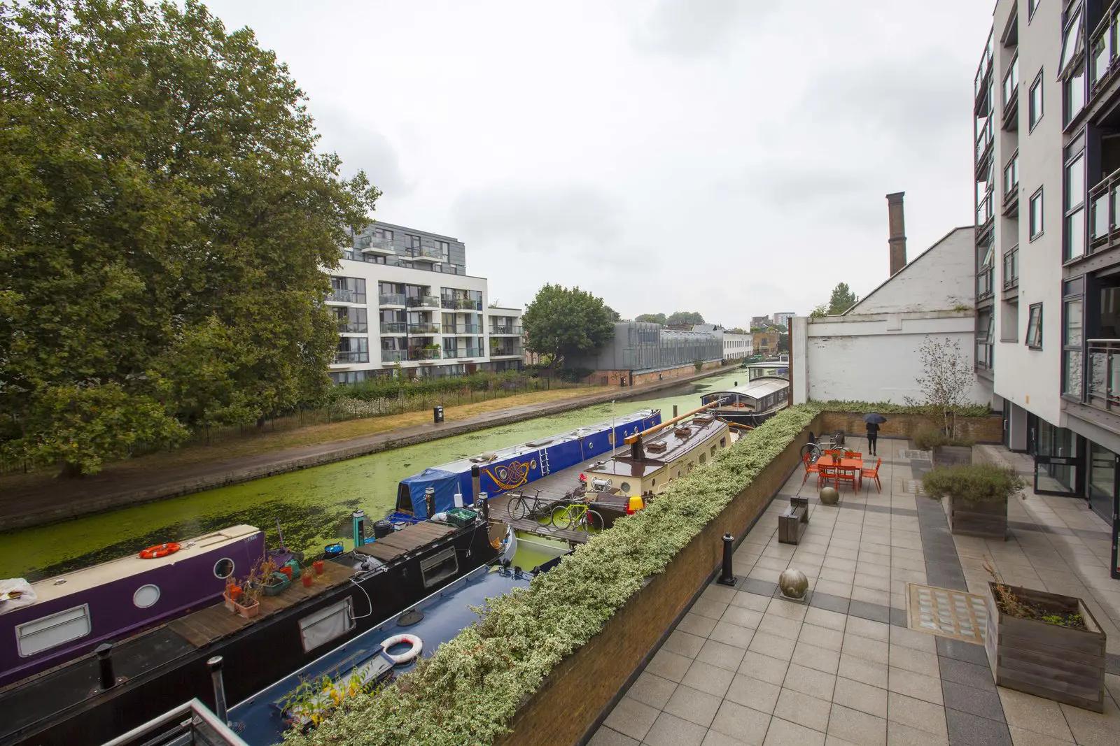 Meeting room in Peaceful canal-side flat in Islington  - 1