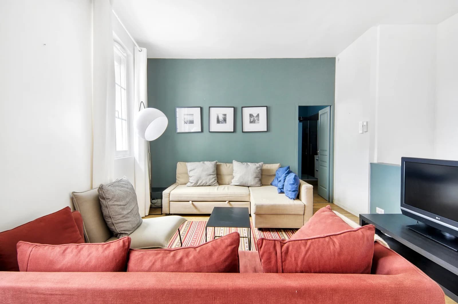 Living room in Pont des Demoiselles modern house - 4