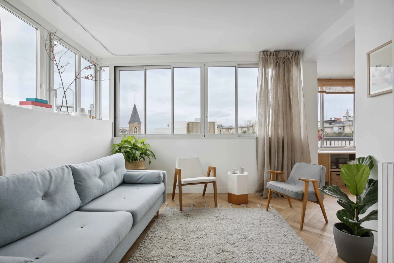 Living room in Cosy designer apartment overlooking Montmartre - 4