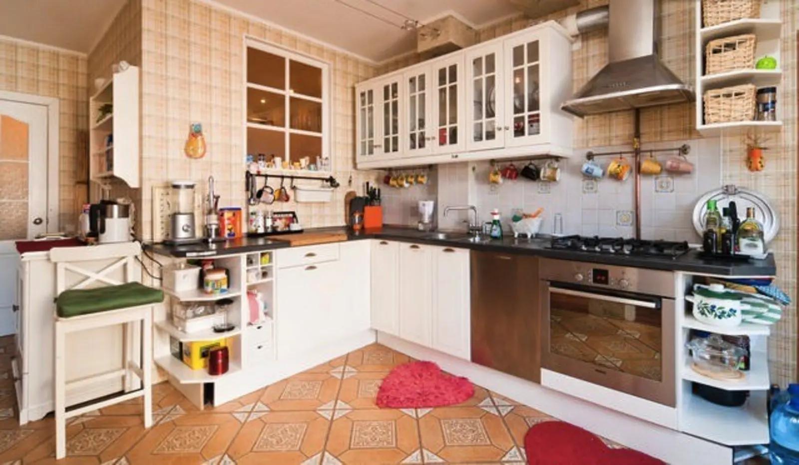 Kitchen in Home of Happyness - 1