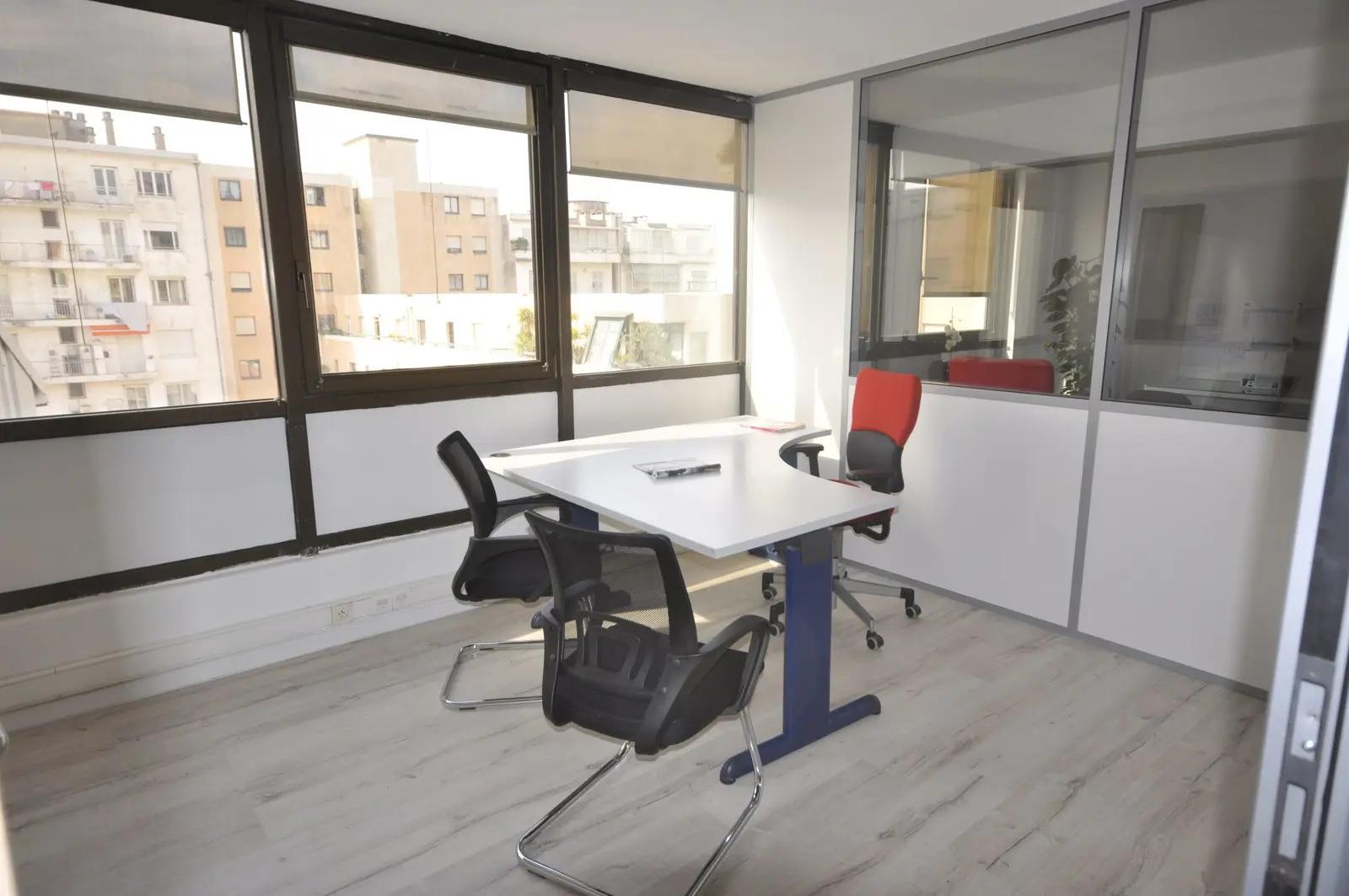 Meeting room in Beautiful, fully-equipped workspace in the city center - 1