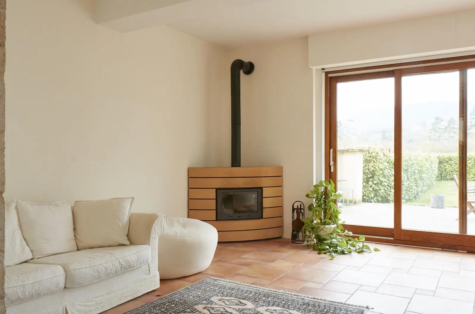 Living room in Coworking, meetings in the countryside 1 h from Geneva and Lyon, 30 min from Chambery - 1