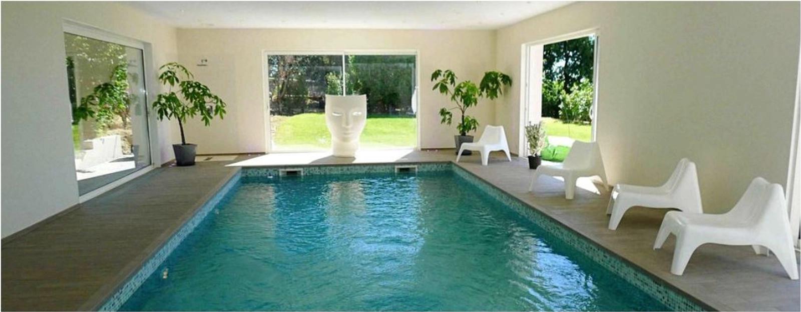 Space Space and privacy" villa with indoor pool - 1