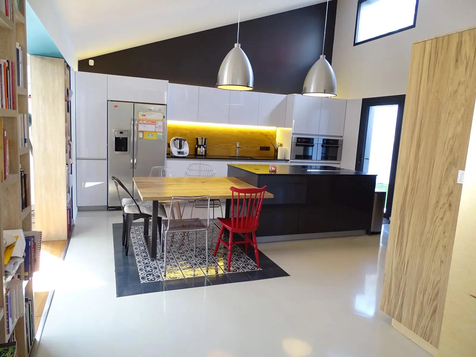 Kitchen dentro Villa diseñada por un arquitecto en Nantes - 3