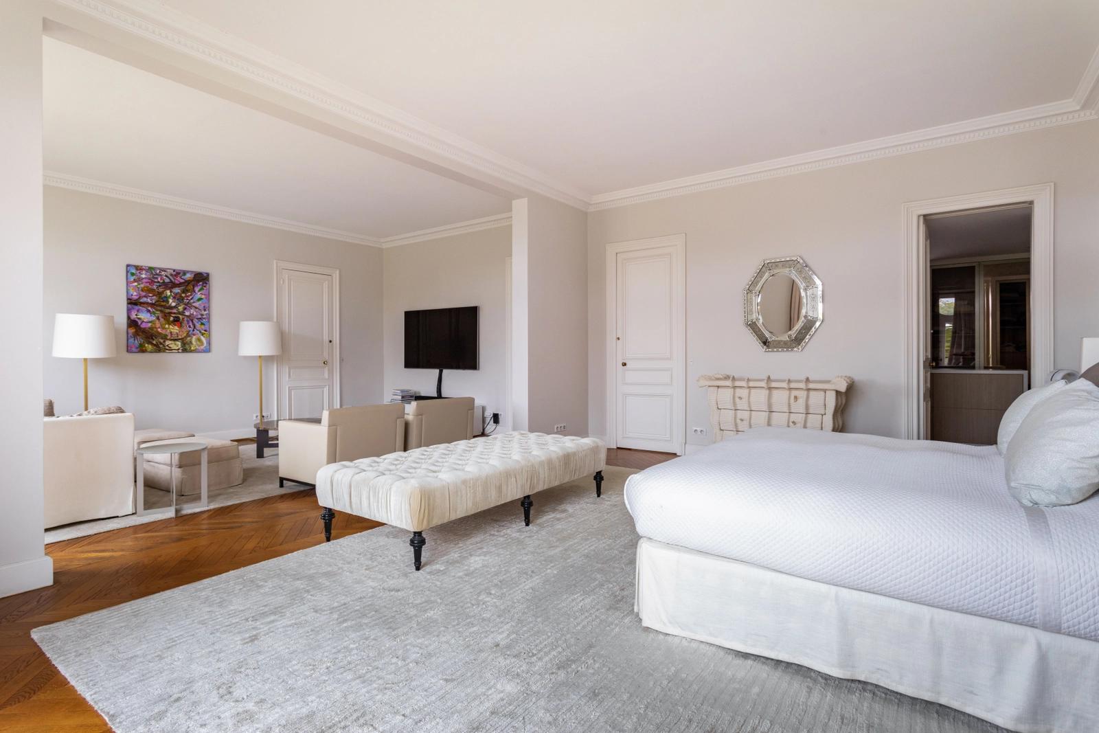 Bedroom in Sumptuous apartment Paris 17 - 1