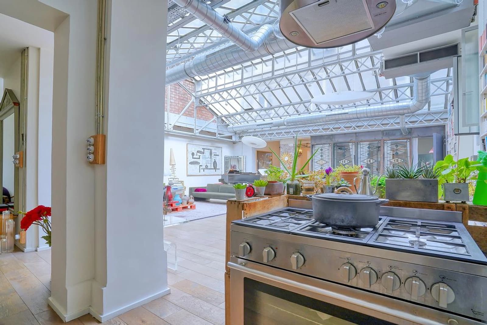 Kitchen dentro Loft de 240m² con espectacular techo de cristal Eiffel - 1
