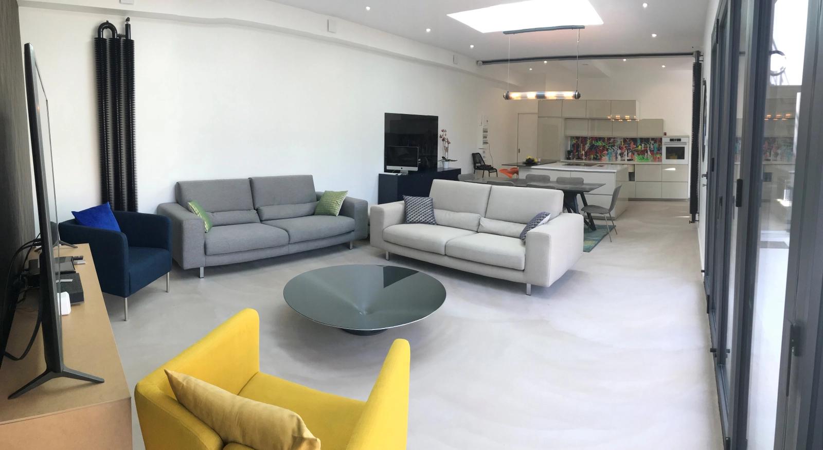 Living room in Contemporary architect-designed house near Paris - 4