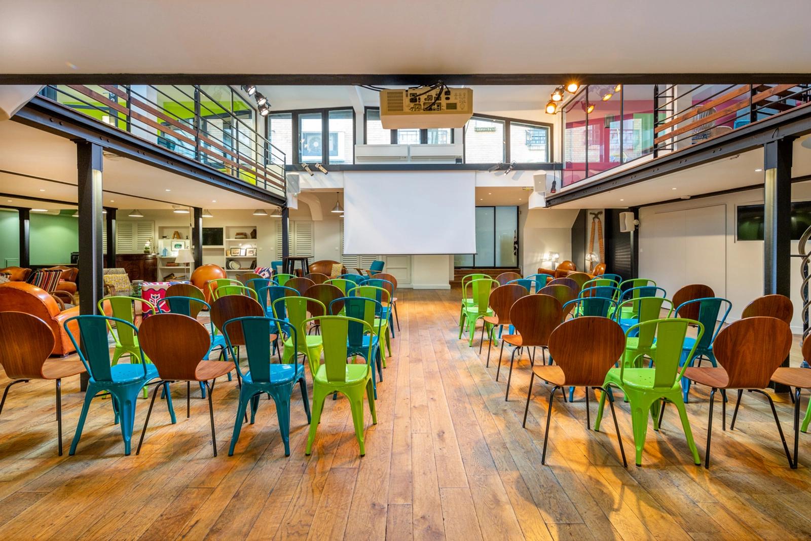 Meeting room in Unique and atypical 600m² loft in Paris - 1