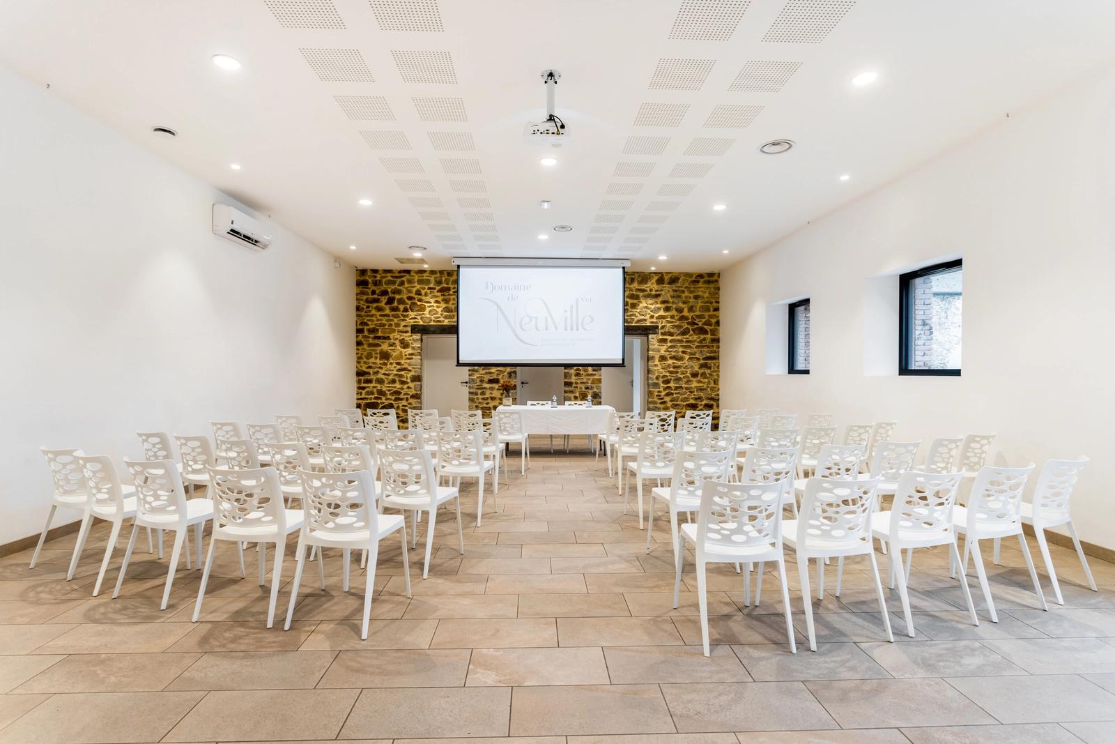 Meeting room in Completely renovated 16th-century manor house - 1
