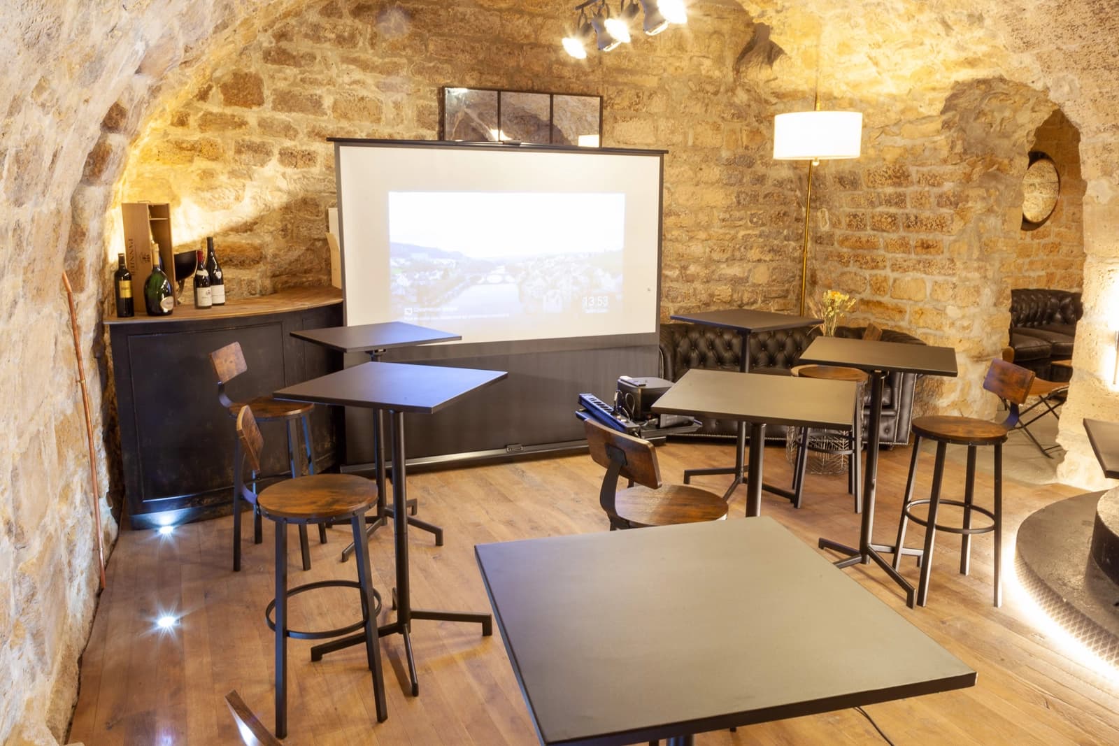Meeting room in Vaulted cellars in the heart of historic Paris - 4