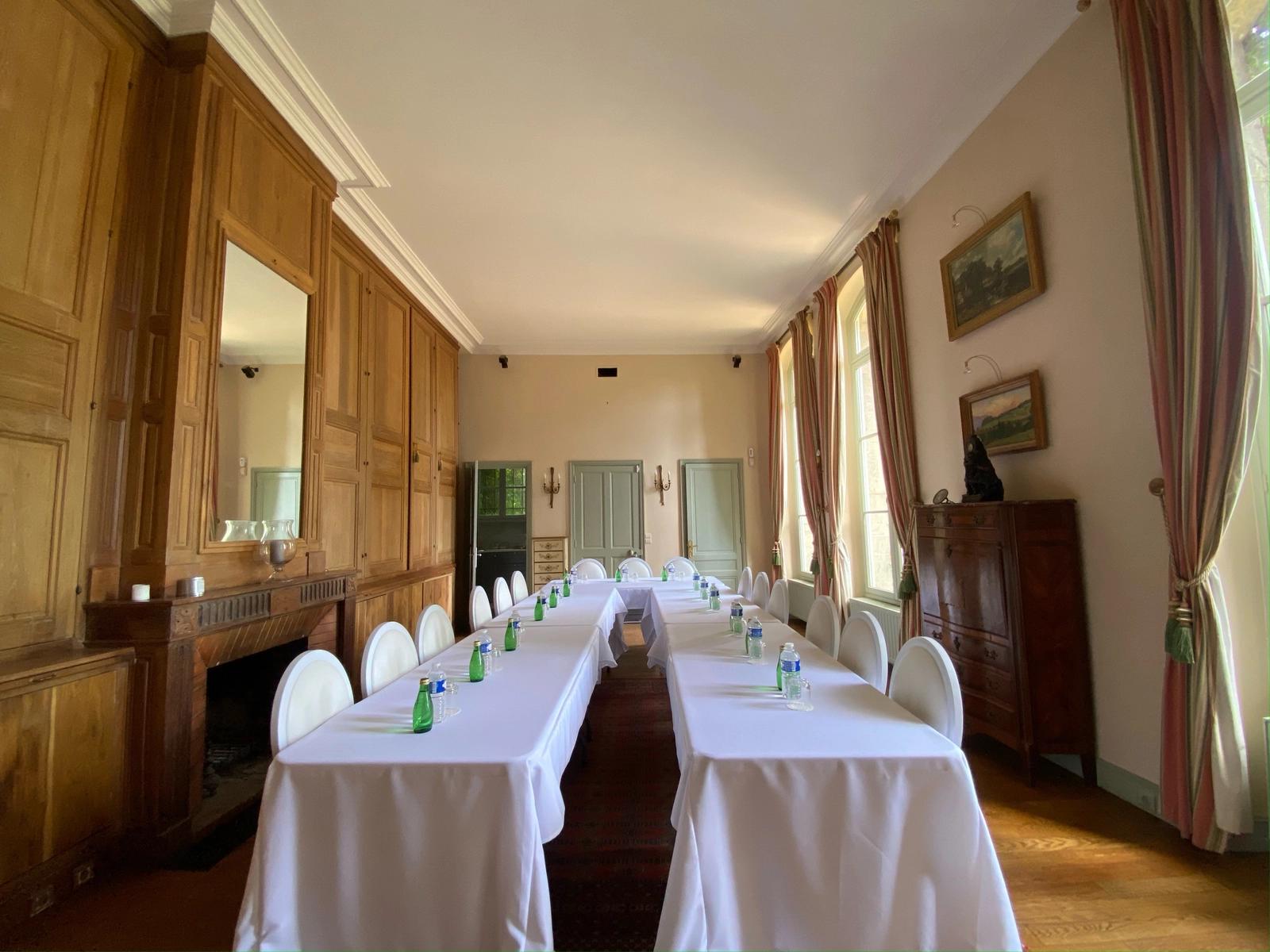 Comedor dentro Comité Ejecutivo - Seminario en el Château - 2