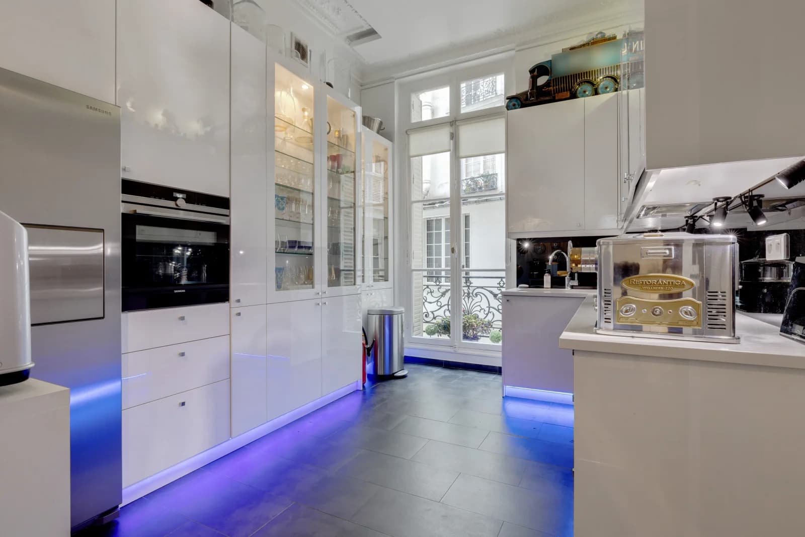 Kitchen in  Beautiful Haussmann apartment - 1