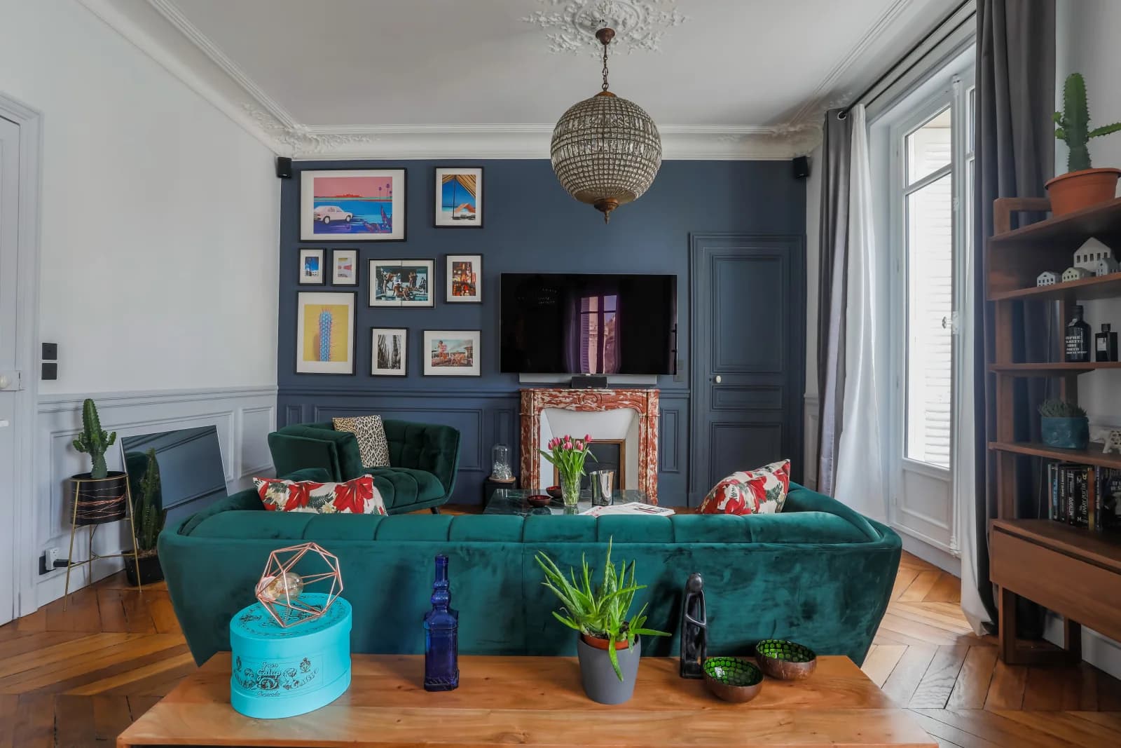Living room in Magnificent Haussmann designer apartment - 1