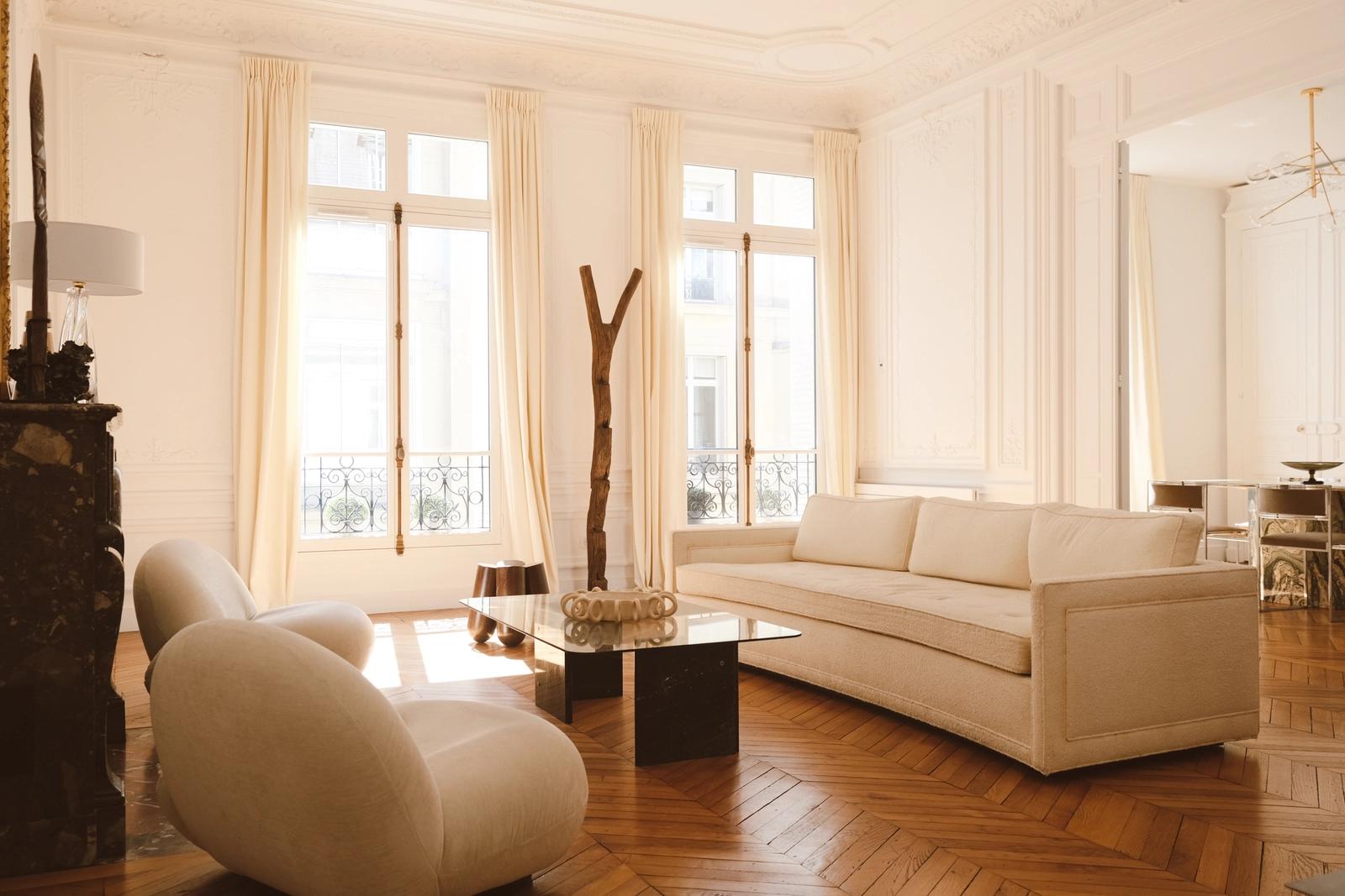 Living room in Beautiful, streamlined Haussmann apartment - 0