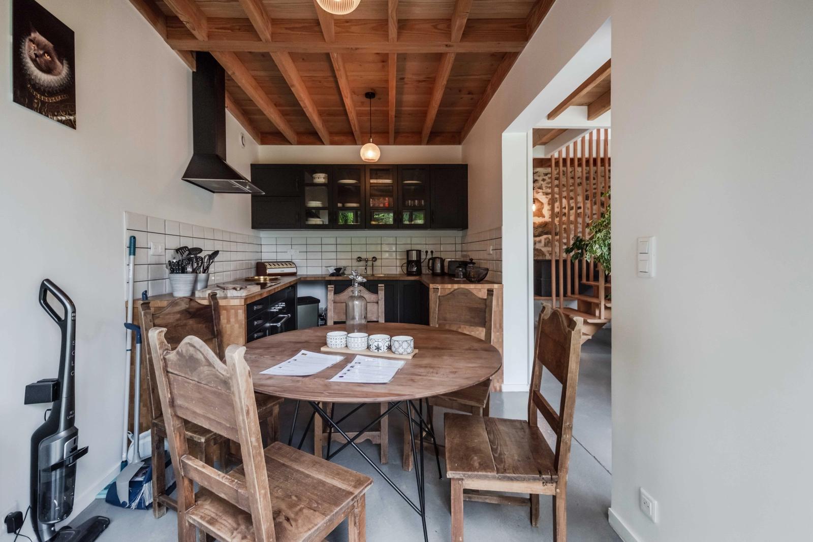 Comedor dentro Casa "loft" de madera diseñada por un arquitecto cerca de París - 4