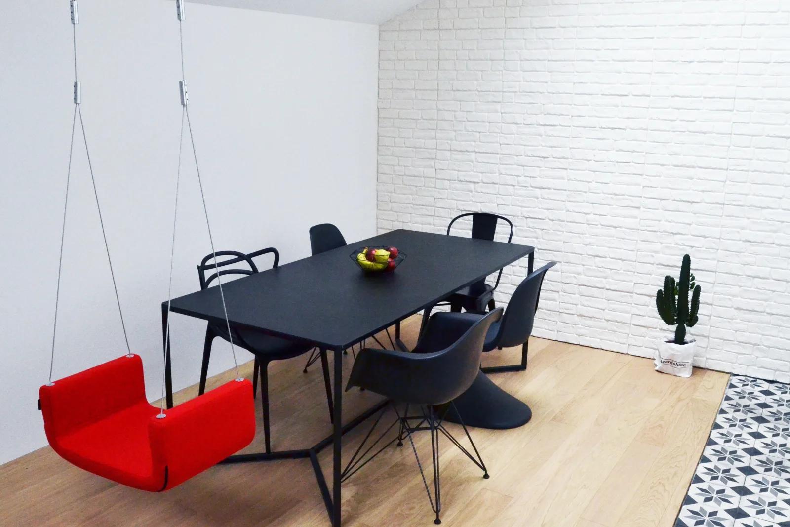 Salle de réunion dans Appartement minimaliste avec petite terrasse - 1