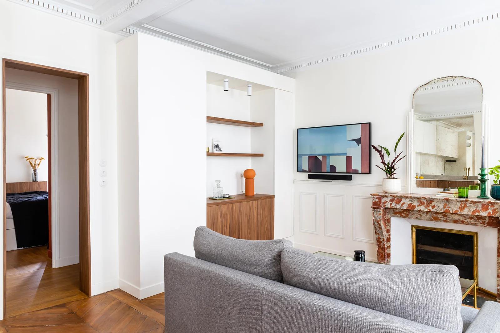 Living room in Batignolles apartment, renovated & vintage - 1