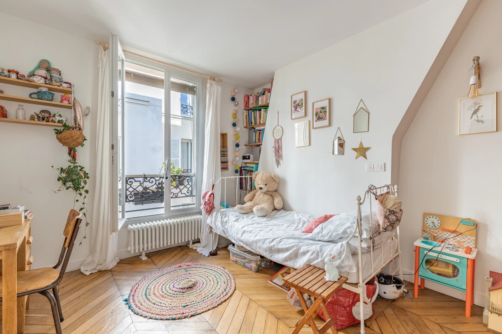 Living room in Vintage apartment in Montmartre - 1