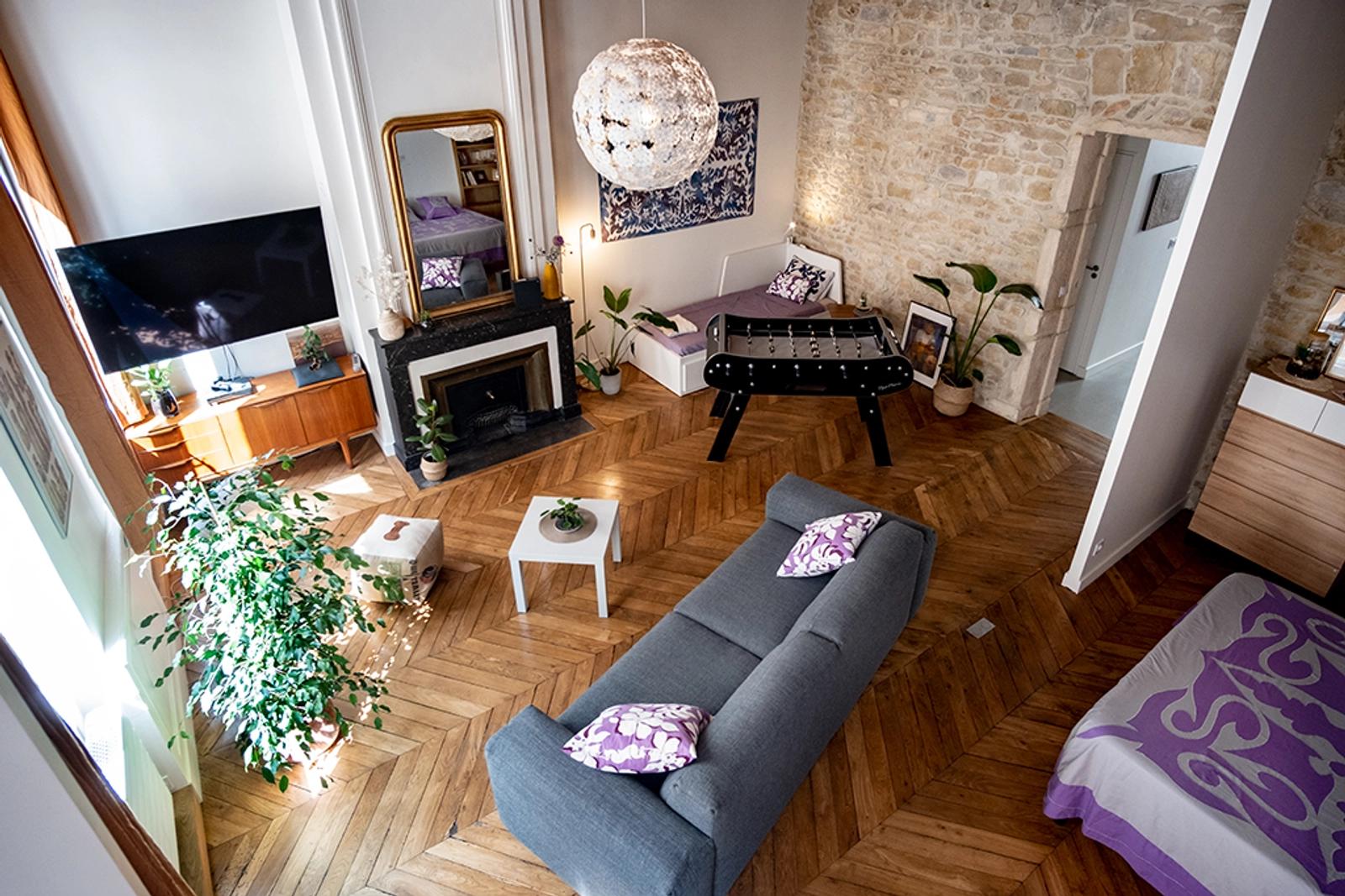 Living room in Authentic & comfortable Canut Lyonnais - 1