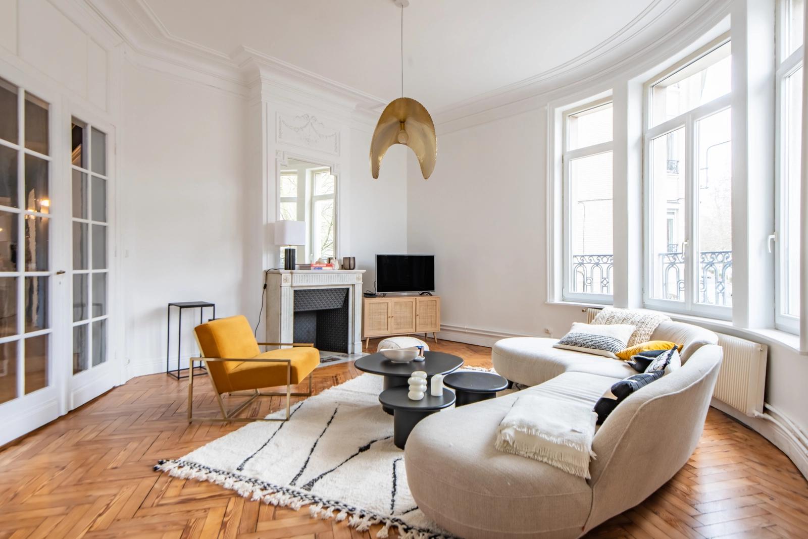 Living room in Magnificent Haussmann apartment - 1