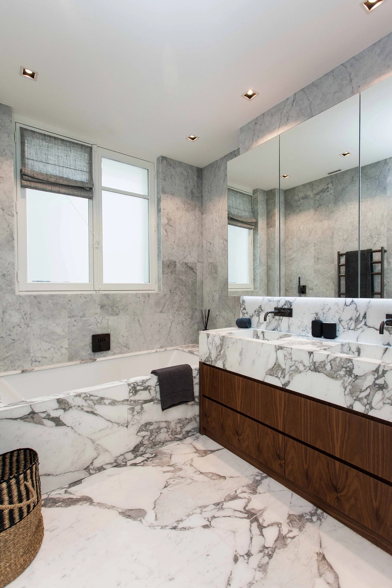 Salle de bain dans Luxurious apartment in the Triangle d'or - 5