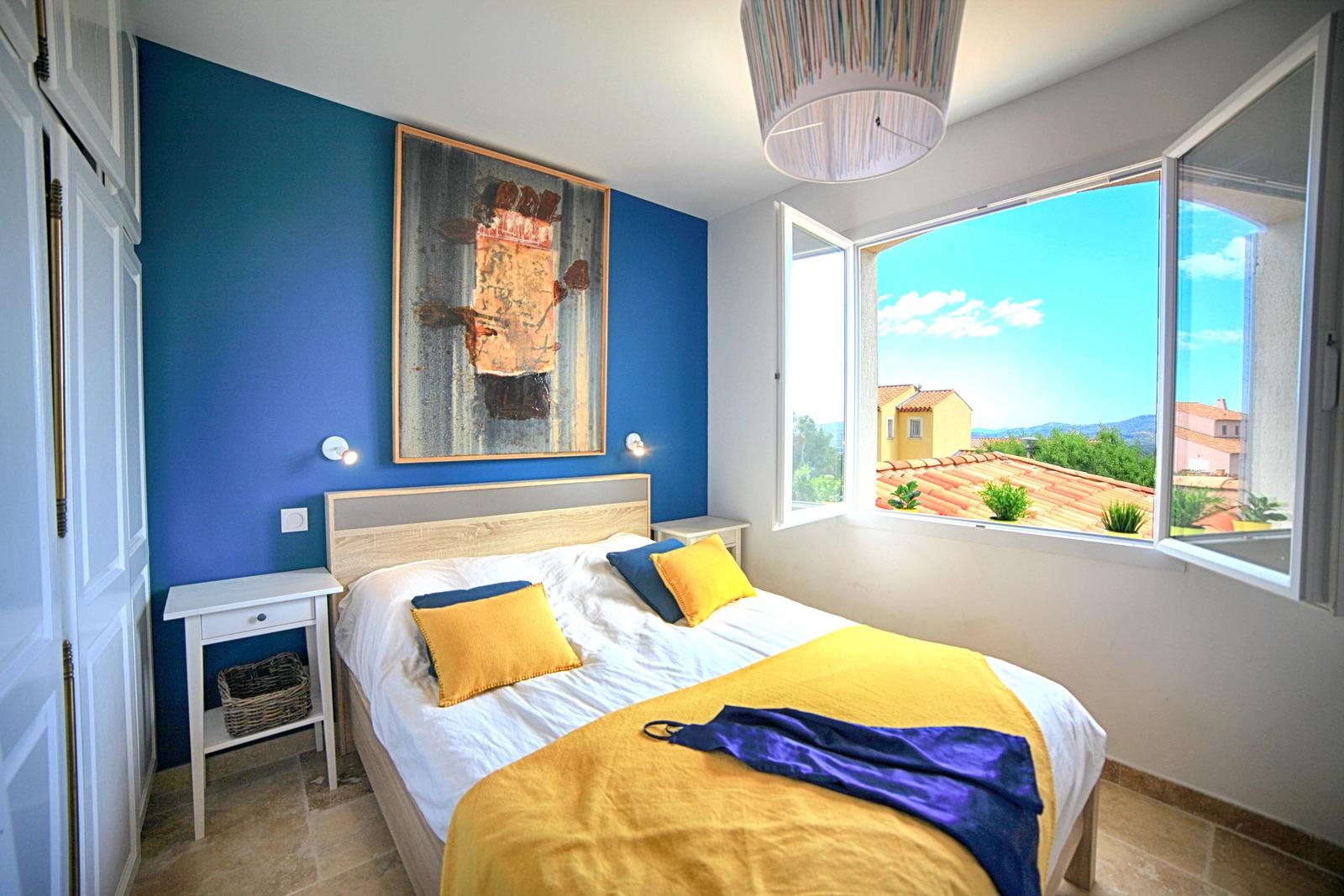 Bedroom in spacious designer villa in provence - 5