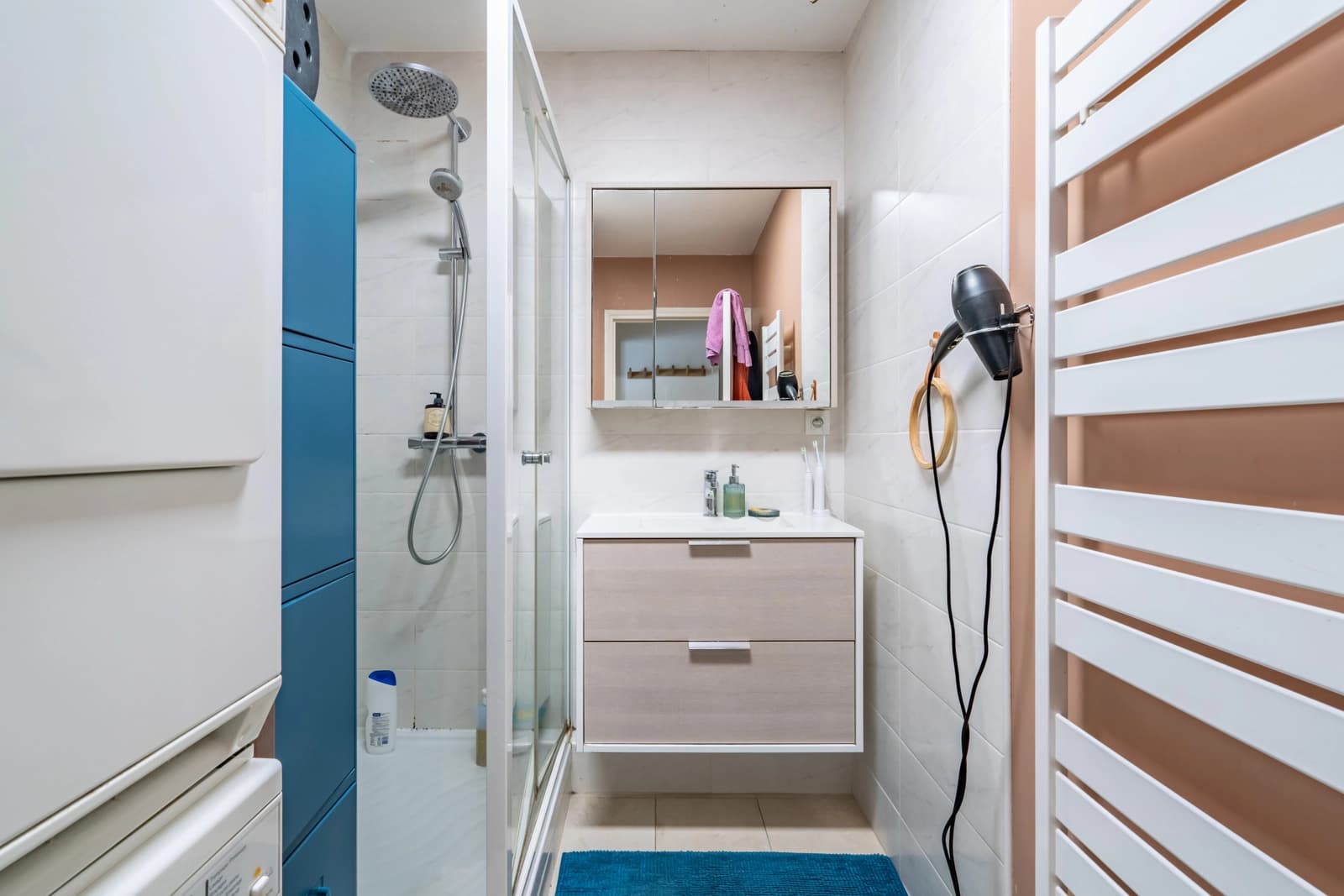Salle de bain dans Appartement coloré & spacieux - 1