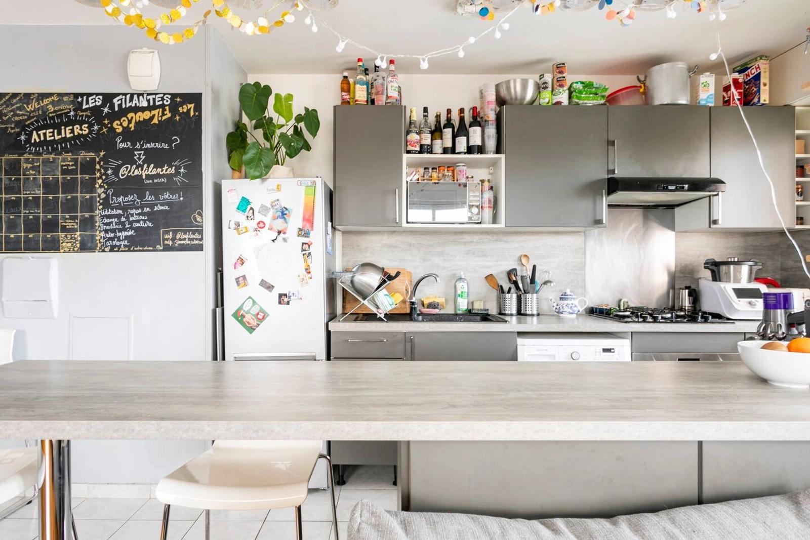 Kitchen in Bright apartment - 1