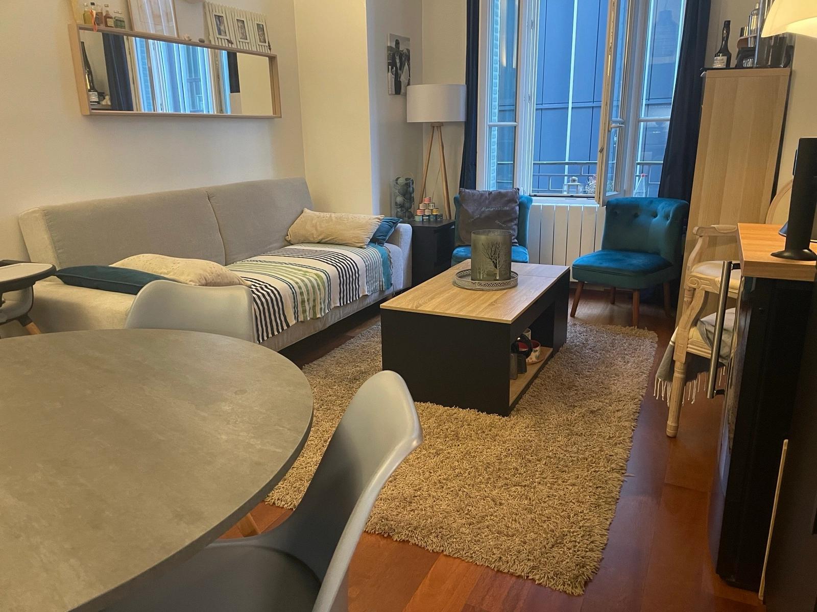 Living room in Salon located in the 6th arrondissement - 2