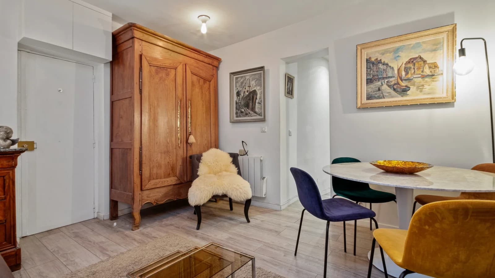 Sala dentro Pequeño piso con encanto en Montmartre - 1