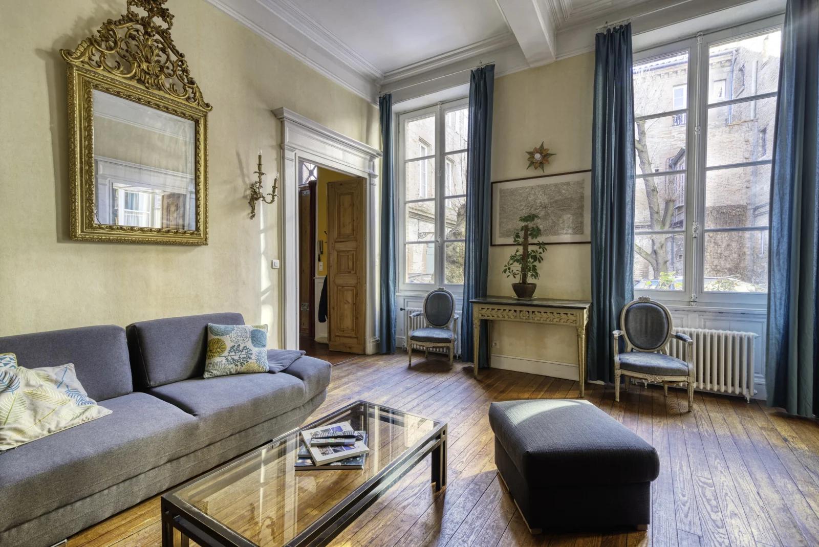 Living room in Beautiful luxury apartment in historic center - 2