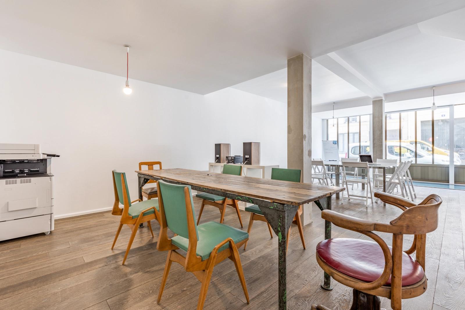 Meeting room in Large, streamlined duplex in the heart of the 11th arrondissement - 0