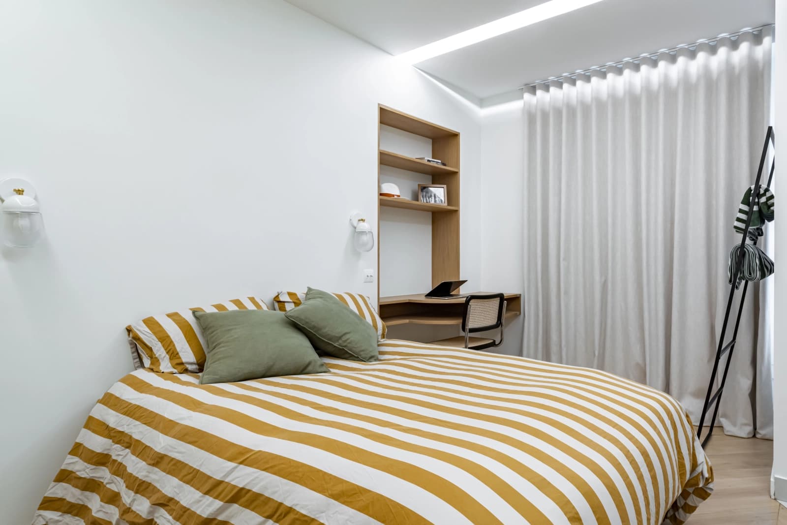 Bedroom in Magnificent architect-designed apartment - 1