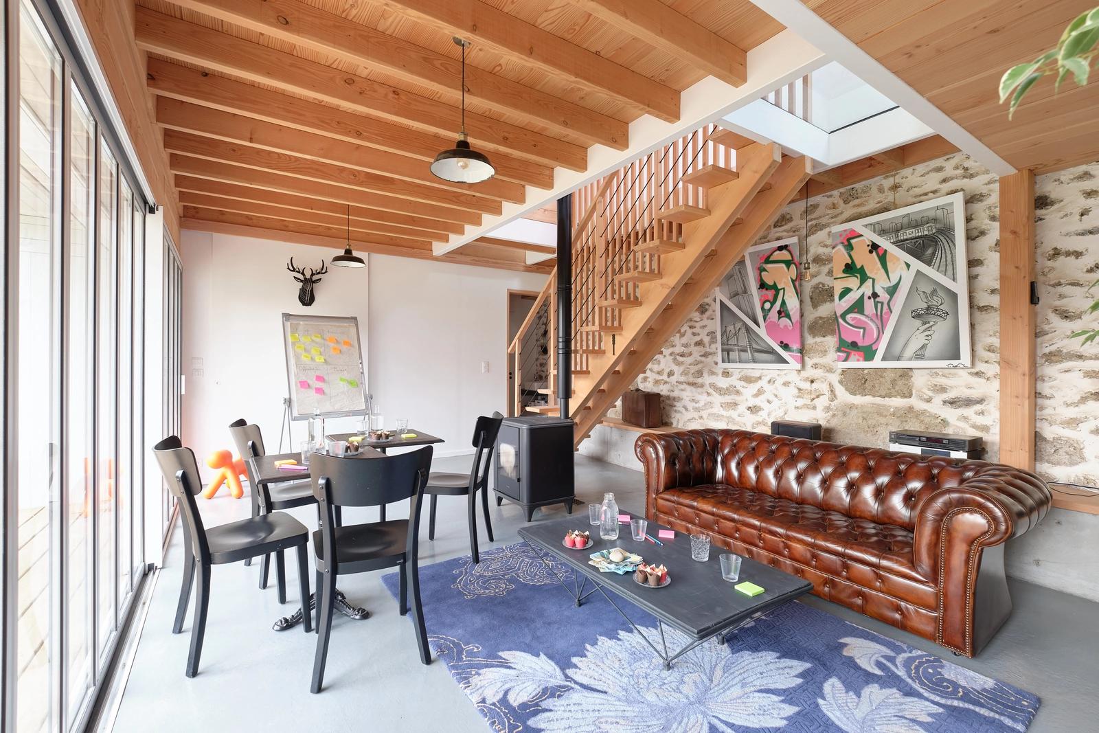 Sala dentro Casa "loft" de madera diseñada por un arquitecto cerca de París - 0