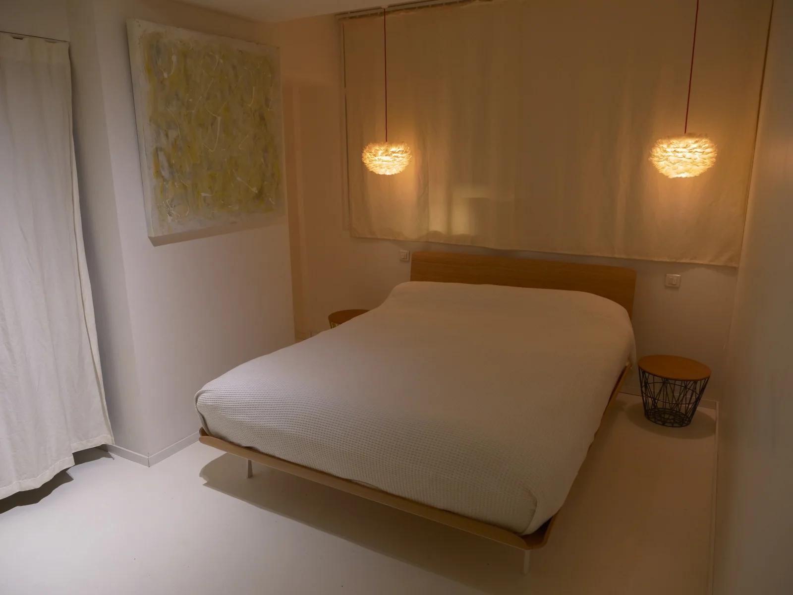 Bedroom in 140m² loft apartment in Les Lilas - 4