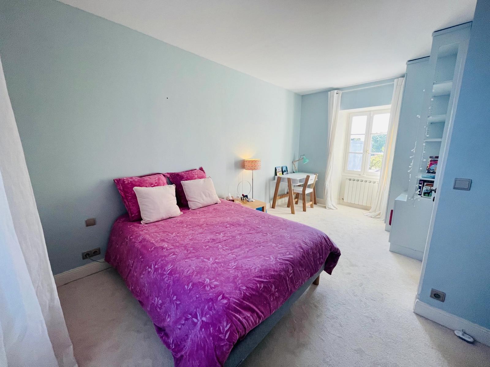 Bedroom in Magnificent villa Saint Nom la Bretèche - 3