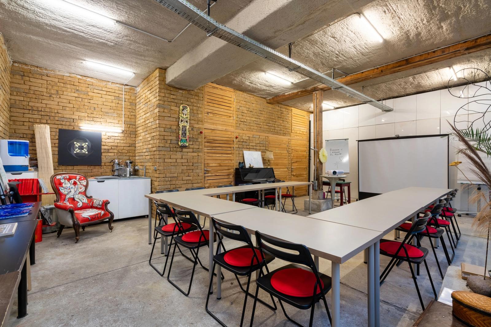 Meeting room in 100m² atypical in the heart of Bastille - 1