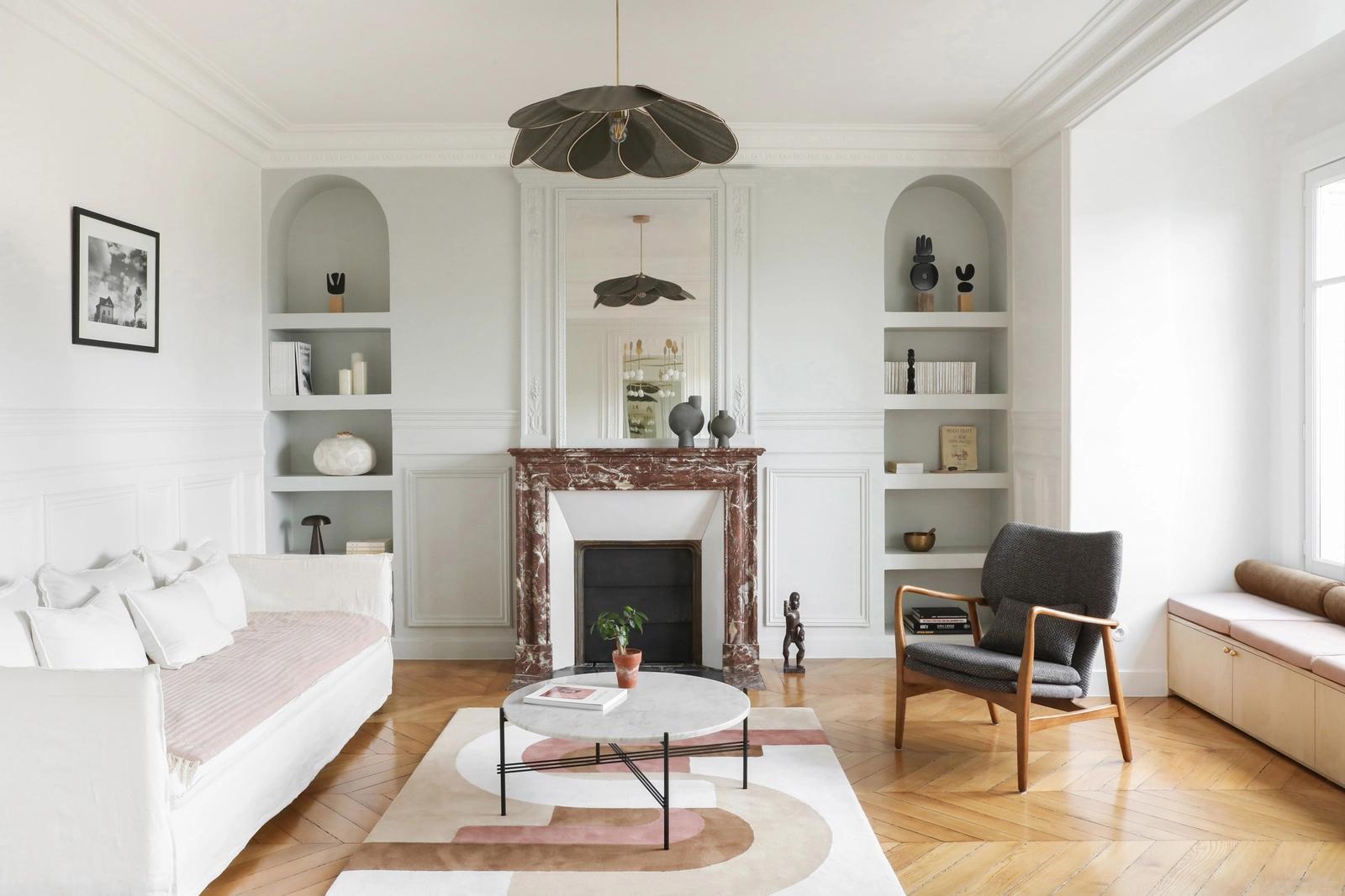 Living room in Parisian apartment, refined and poetic - 0