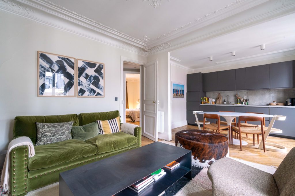 Appartement avec balcon, quartier des Batignolles, une de nos salles de réunion à moins de 150€